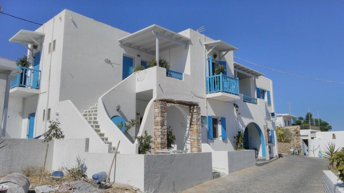 Angelos Rooms, Greece