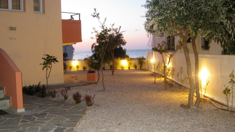 Iolkos Hotel Apartments, Kato Daratso, Greece