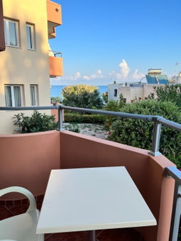 Iolkos Hotel Apartments, Kato Daratso, Greece