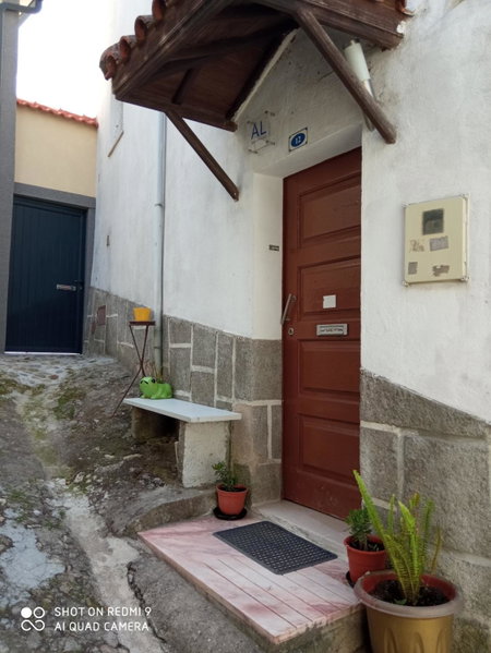 Casa Avô T1, Avô, Portugal