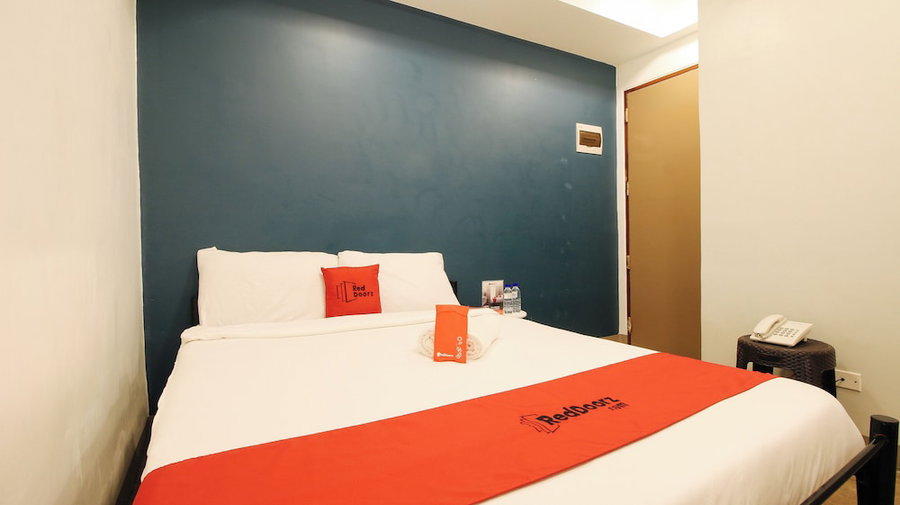 Reddoorz Plus at San Marcelino Malate, Manila, Philippines