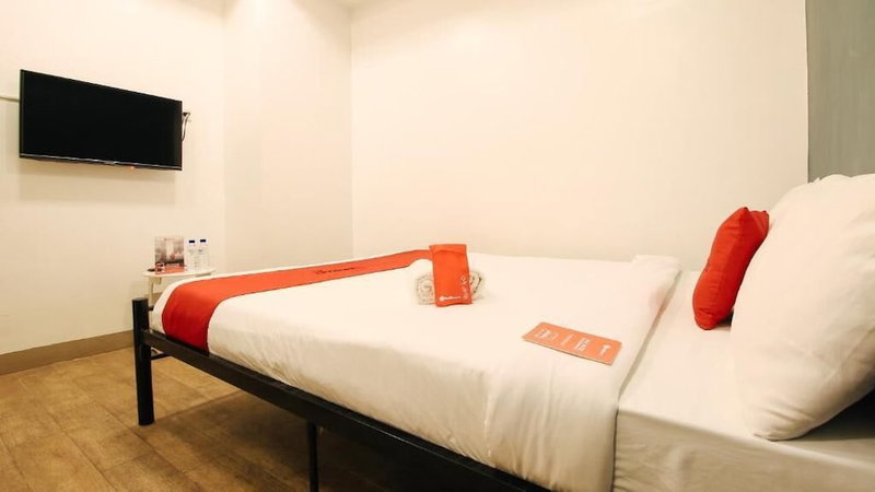 Reddoorz Plus at San Marcelino Malate, Manila, Philippines