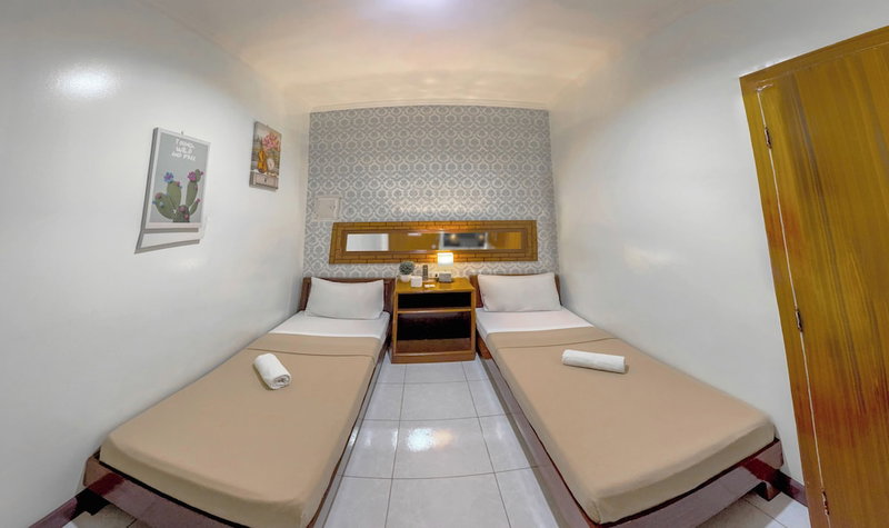 Davao Hub Dormitel Bed & Breakfast, Davao, Philippines