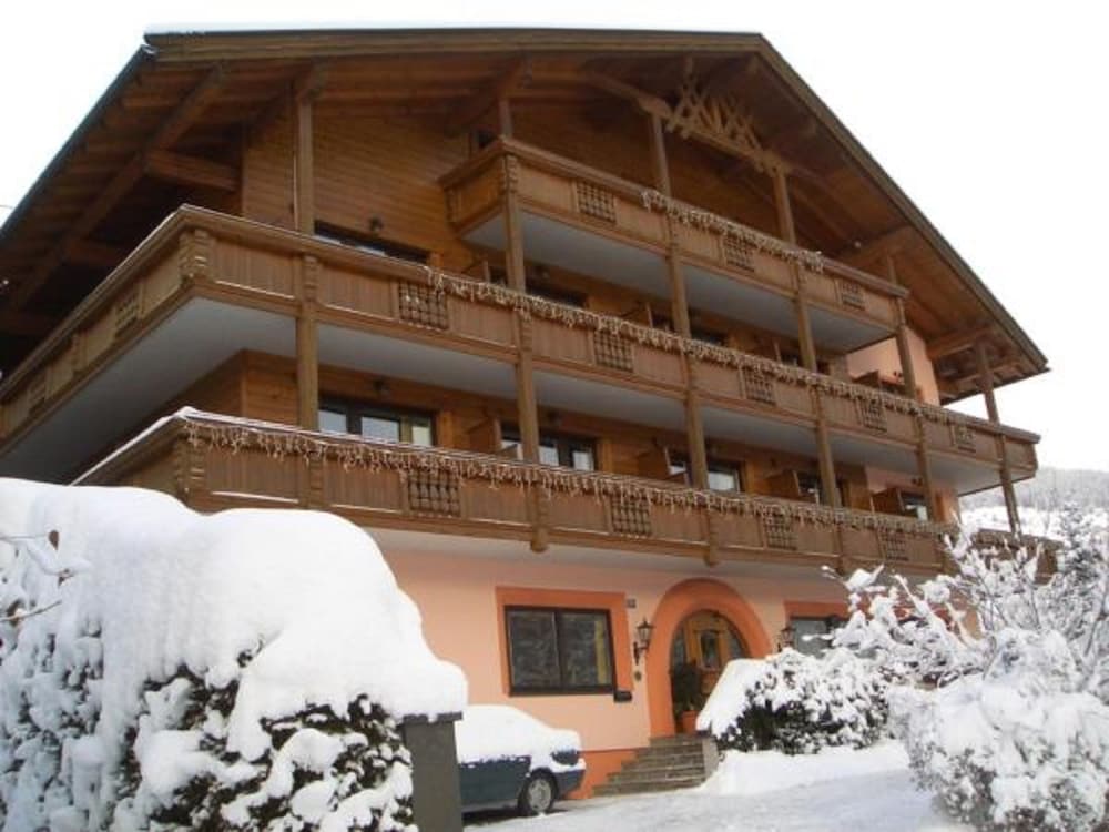 Weiratherhof, Austria