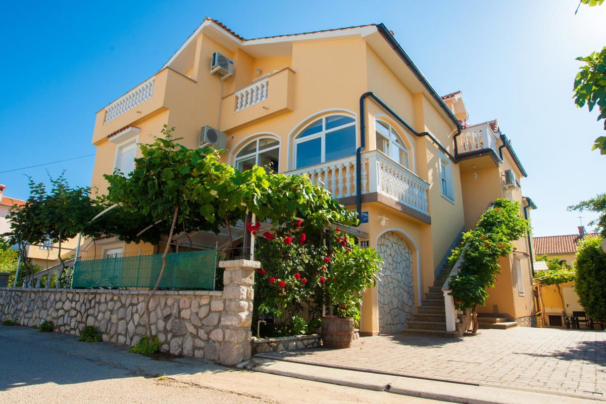 Hotel · Pansion Tina, Šilo