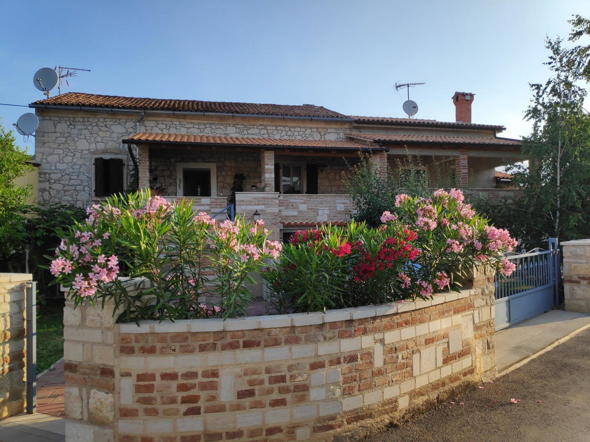 Apartmani Memić 100 m do plaže, APARTMENTS MEMIĆ ONLY 100M FROM BEACH, Croatia