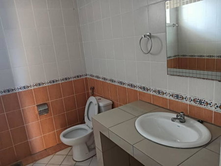 Natol Homestay - Kuching Home Penthouse Airport Road, Kuching, Malaysia