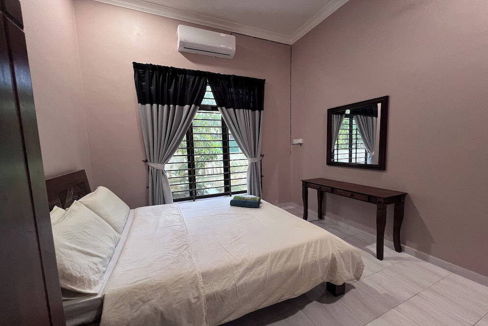 Hotel · Nurbayu Villa (3 and 4 bedroom Villa) Kemaman, Chukai