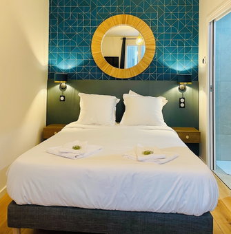 Fraternity-Hotel, Paris, France