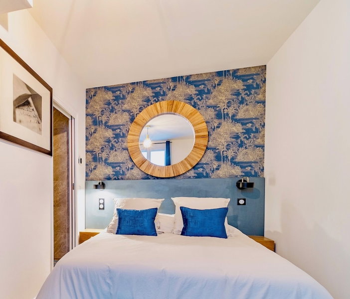 Fraternity-Hotel, Paris, France