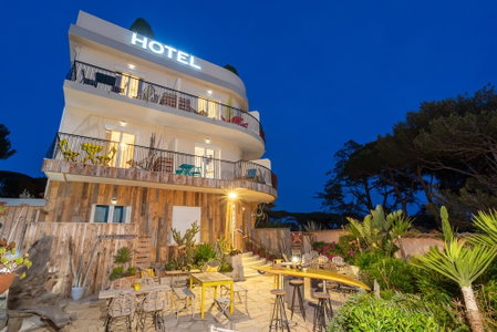 Hôtel Almanarre Plage, Hyères, France