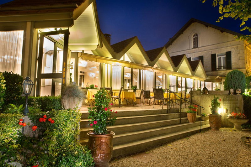 Hôtel & Restaurant Le Relais d'Aumale, Chantilly, France