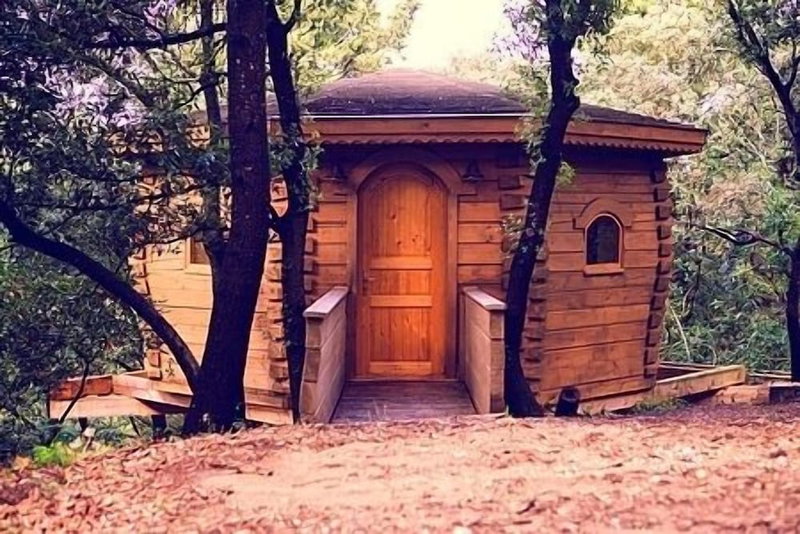 Hotel Les Cabanes Dans Les Bois, Villalier, France