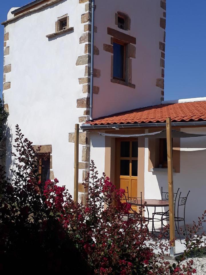 Hotel · Pigeonnier, Vic-le-Comte