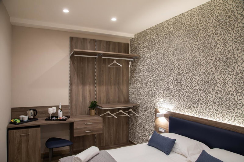 Famalu apartments, Naples, Italy