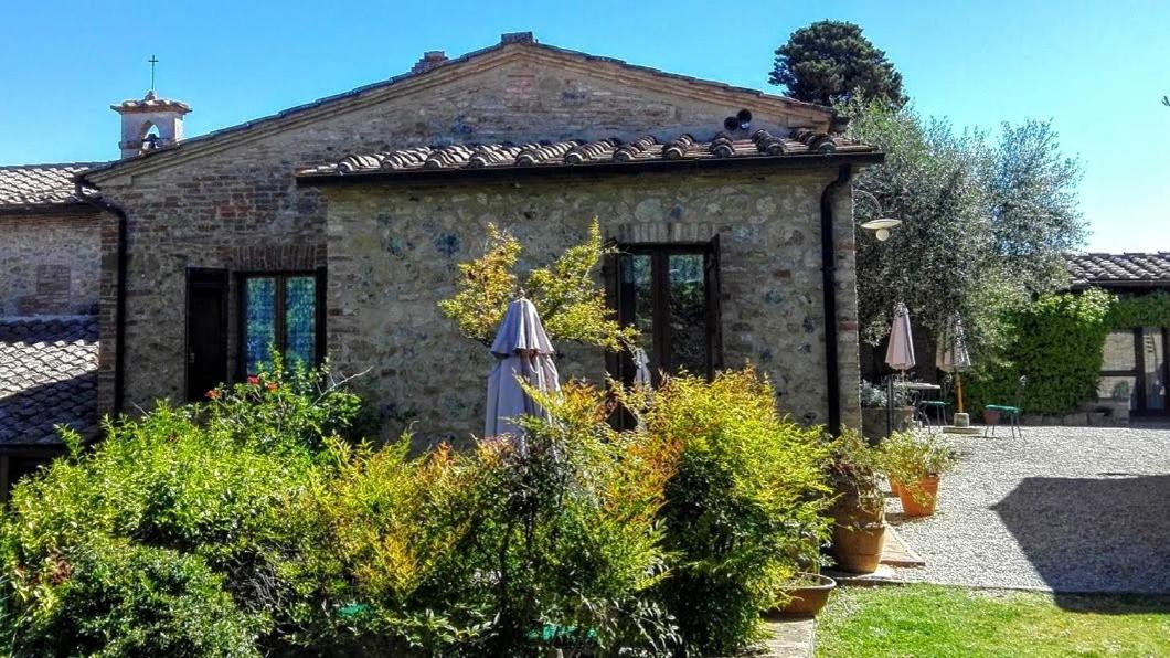 Hotel · L'Aia Country Holidays, Siena