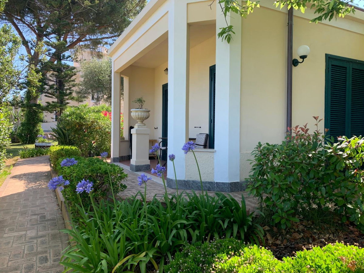 Villino Eleonora & Spa, Italy