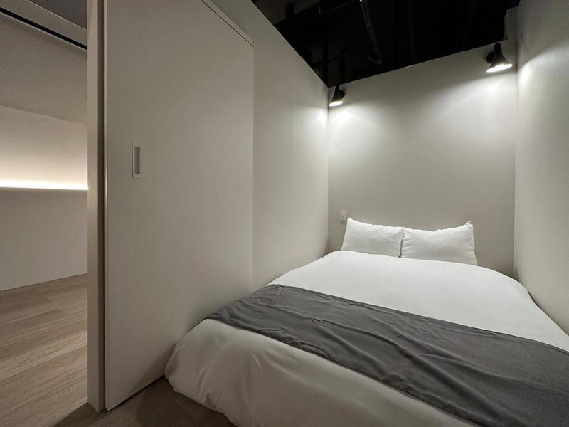 b hotel Small Hotel - Hondori shopping arcade, Hiroshima, Japan