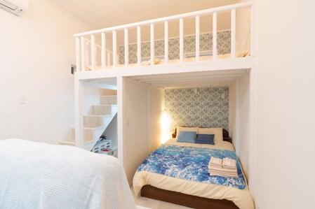 Maximum of 18 people can be rented in one building 3 minutes walk to Tomari Port 10 minutes drive to the airport No parking lot 30 seconds walk from paid p, Naha, Japan