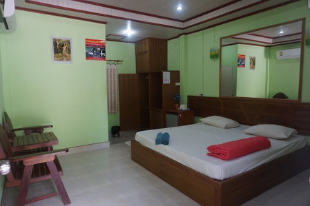 Thumneab Guesthouse, Khiri Rat Nikhom, Thailand