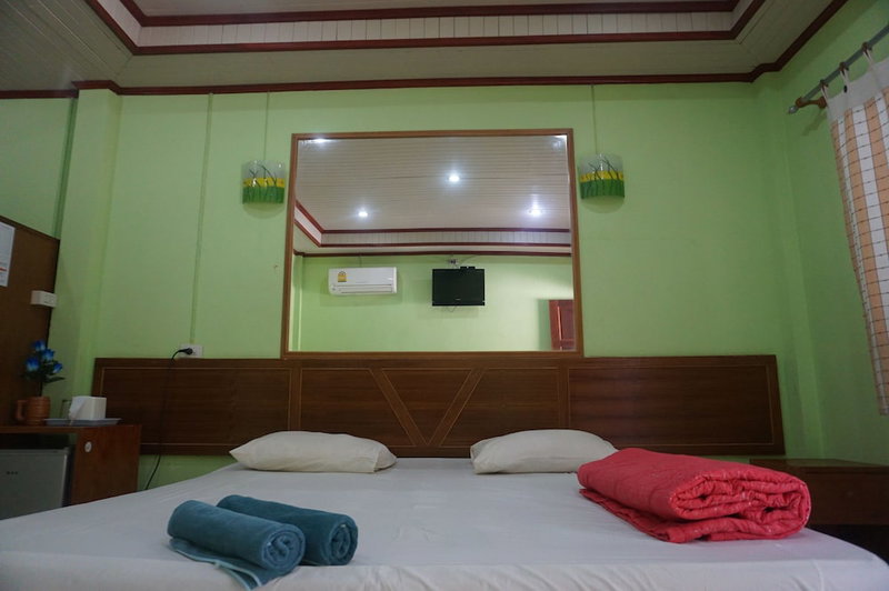Thumneab Guesthouse, Khiri Rat Nikhom, Thailand