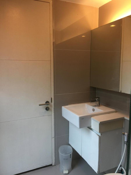 Livat 5, Makkasan, Thailand