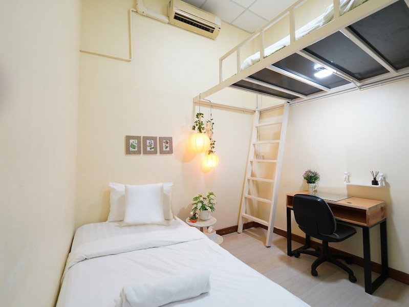 EZ Sleep at Ratchada 19, Bangkok, Thailand