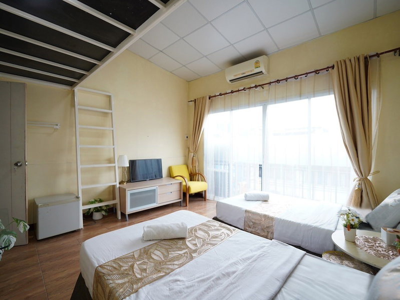 EZ Sleep at Ratchada 19, Bangkok, Thailand