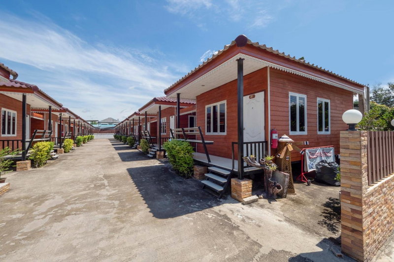 OYO 1166 Train Way Resort, Ban Laem Chabang, Thailand