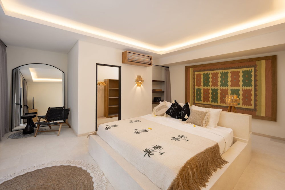 AV Villa Matahari, Indonesia