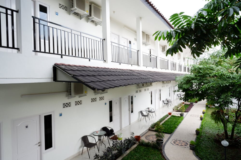 Hotel · RedDoorz near Mataram University, Mataram