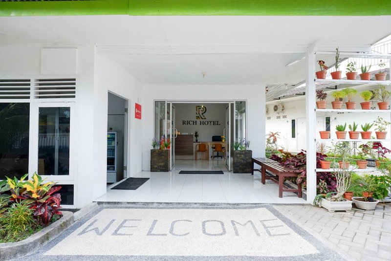 RedDoorz near Mataram University, Mataram, Indonesia