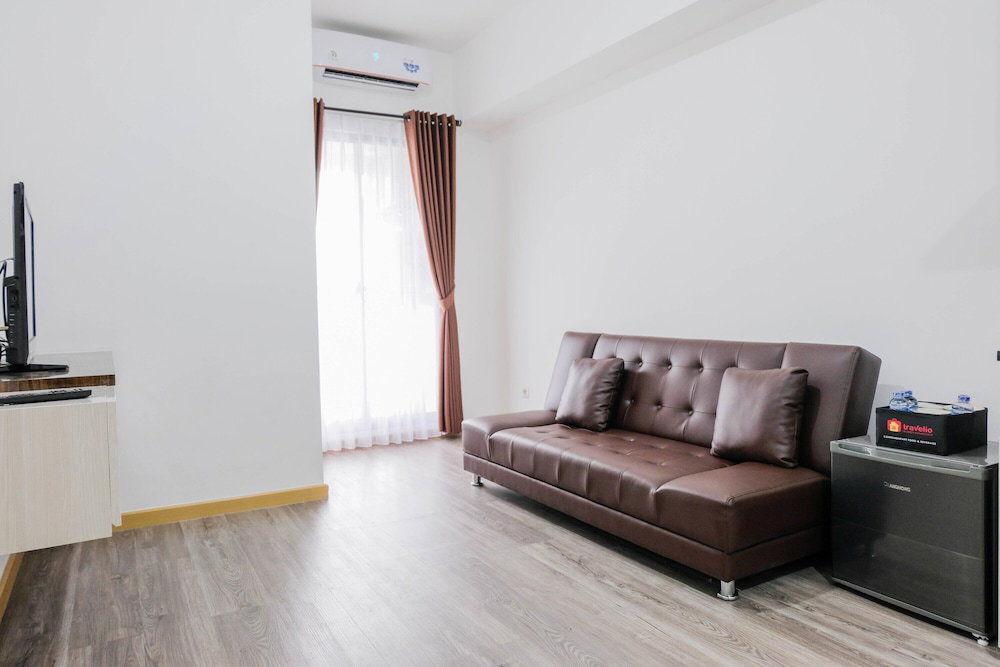 Hotel · Elegant and Convenient 2BR Apartment M-Town Residence, Gading Serpong