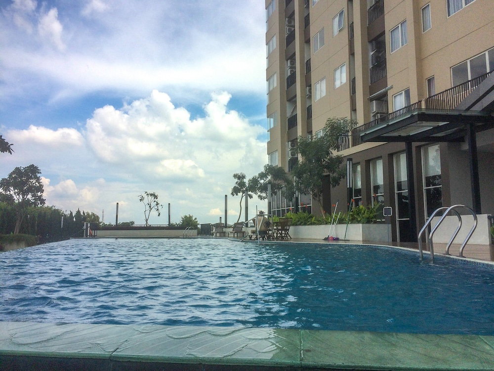 Hotel · 1BR with Extra Balcony The Oasis Cikarang Apartment, Cikarang