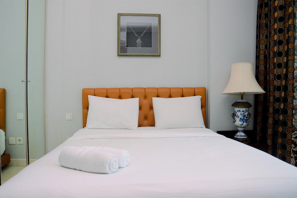 Modern and Luxurious 2BR Dharmawangsa Essence Apartment, Индонезия