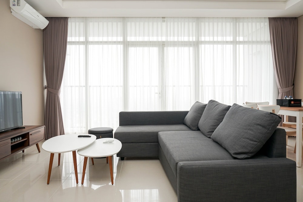 Exquisite 3BR Residence at Ciputra International Apartment, Индонезия
