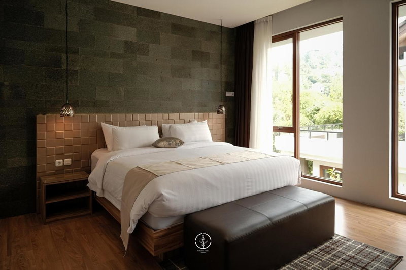 Asmaya Hill View Villa 7 Bedrooms With a Private Heated Swimming Pool and a Billiard Table, Bandung, Indonesia