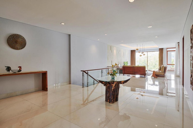 Asmaya Hill View Villa 7 Bedrooms With a Private Heated Swimming Pool and a Billiard Table, Bandung, Indonesia