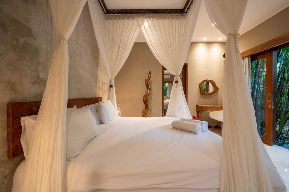 Hotel · Astonishing Jungle Villa, 4 BR, Ubud With Staff, Ubud