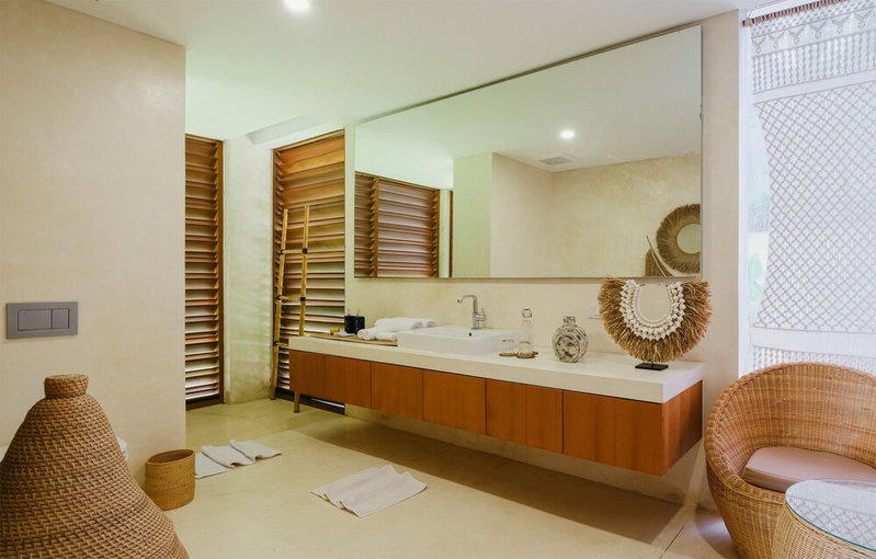 EM Hill Estate, Selong Belanak, Indonesia