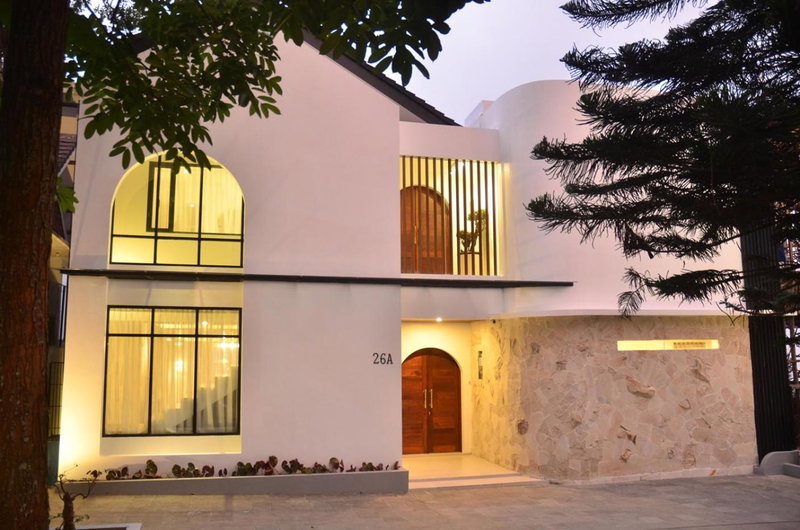 Sunshine City View Villa 6 Bedrooms With a Private Heated Swimming Pool, Bandung, Indonesia