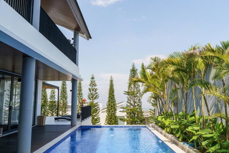 Sunshine City View Villa 6 Bedrooms With a Private Heated Swimming Pool, Bandung, Indonesia