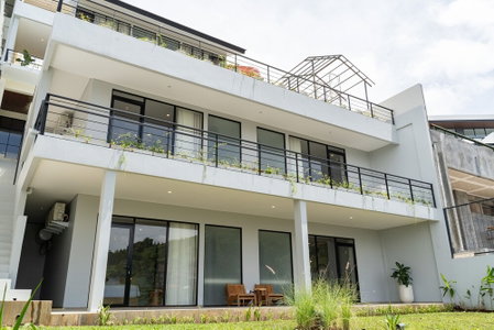 JadenHill CityView 8BR Villa Heated Pool+Movieroom, Cimenyan, Indonesia