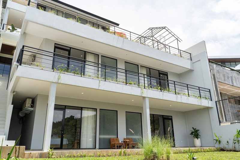 JadenHill CityView 8BR Villa Heated Pool+Movieroom, Cimenyan, Indonesia
