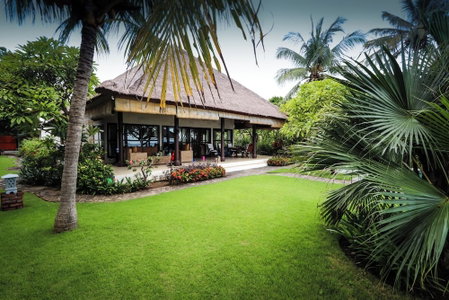 3 BR luxury beachfront with private pool, Kubutambahan, Indonesia