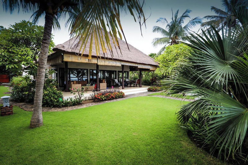 3 BR luxury beachfront with private pool, Kubutambahan, Indonesia