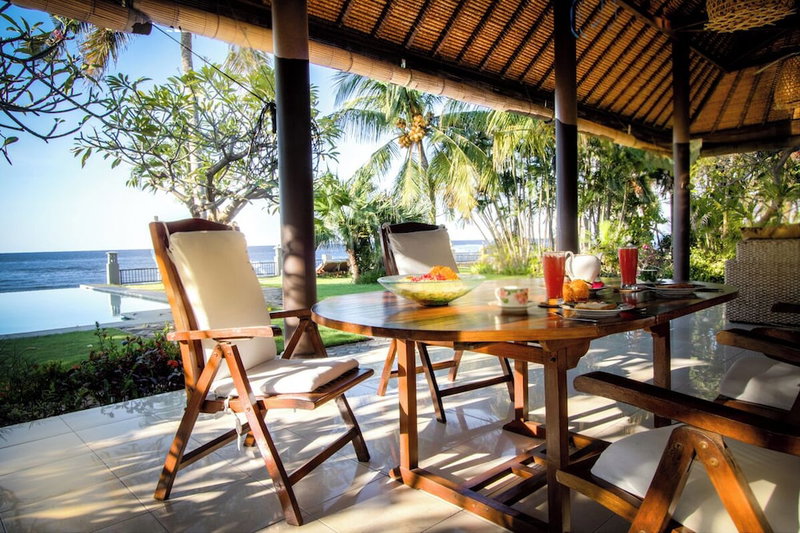 3 BR luxury beachfront with private pool, Kubutambahan, Indonesia