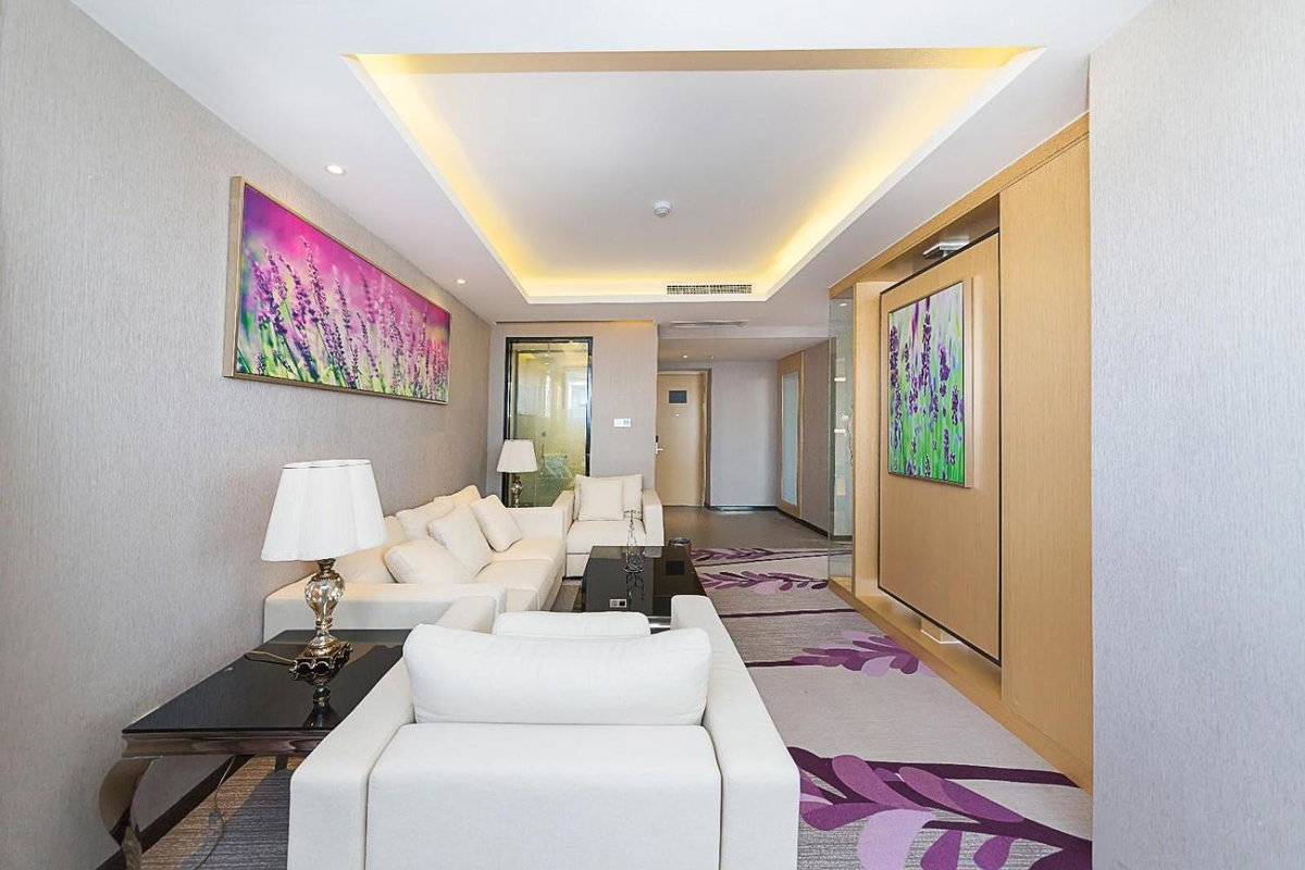 Lavande Hotels Weihai Weigao Square Branch, China