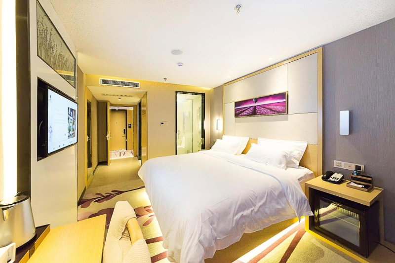 Lavande Hotels Weihai Weigao Square Branch, Weihai, China