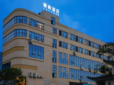 Lavande Hotel Luzhou Lufu Wanfu Daduhui, Luzhou, China